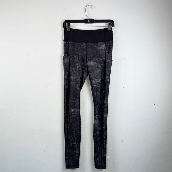 Lululemon Speed Tight II Full On Luxtreme Sequin Snake Slate Black Size 4 - Picture 5 of 16